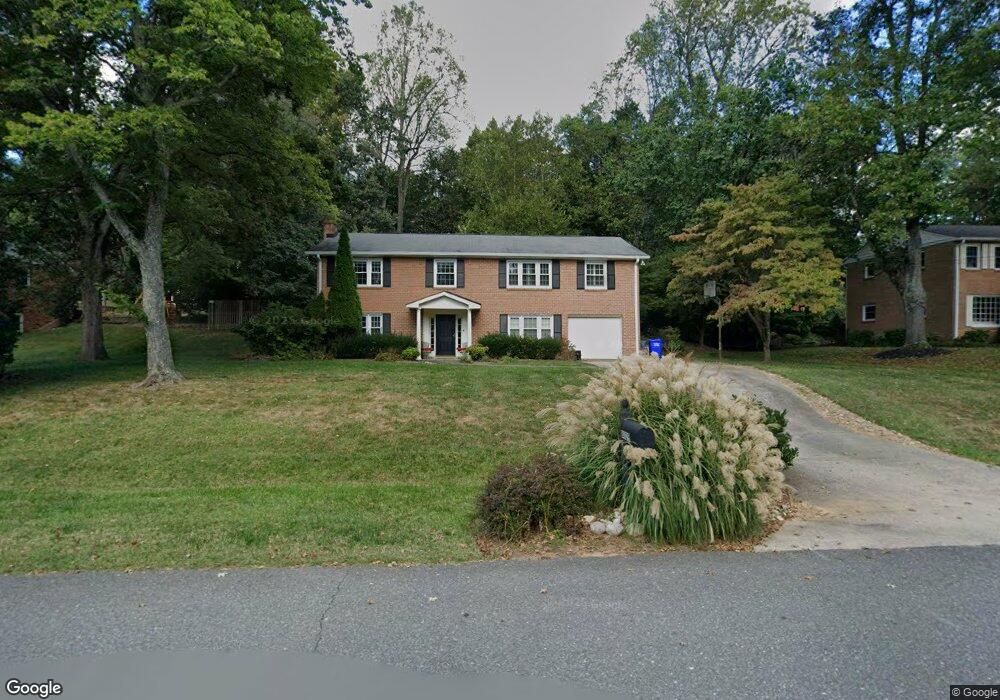 8009 Cindy Ln, Bethesda, MD 20817 - photo 1