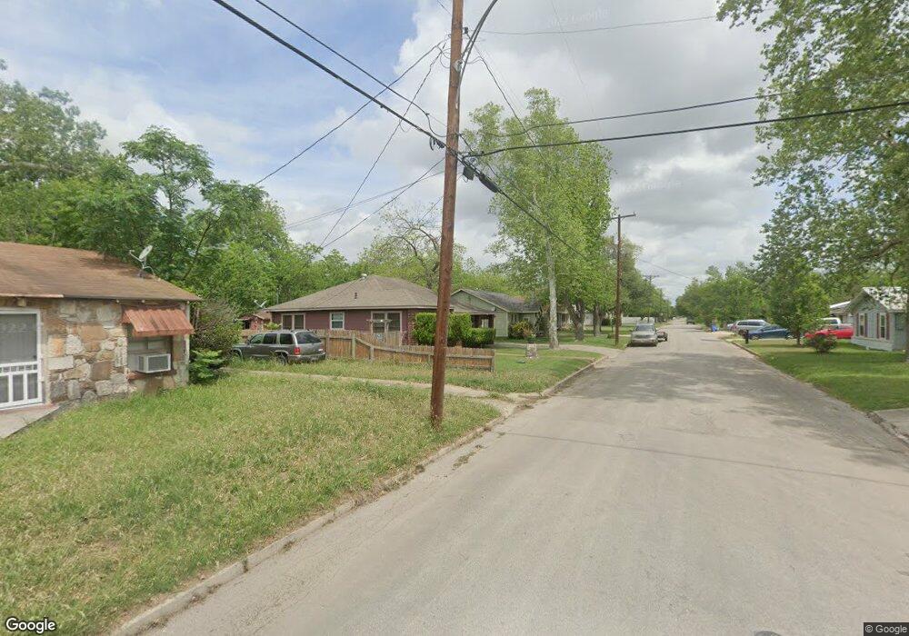 000 N Cherry St, Seguin, TX 78155 - photo 1