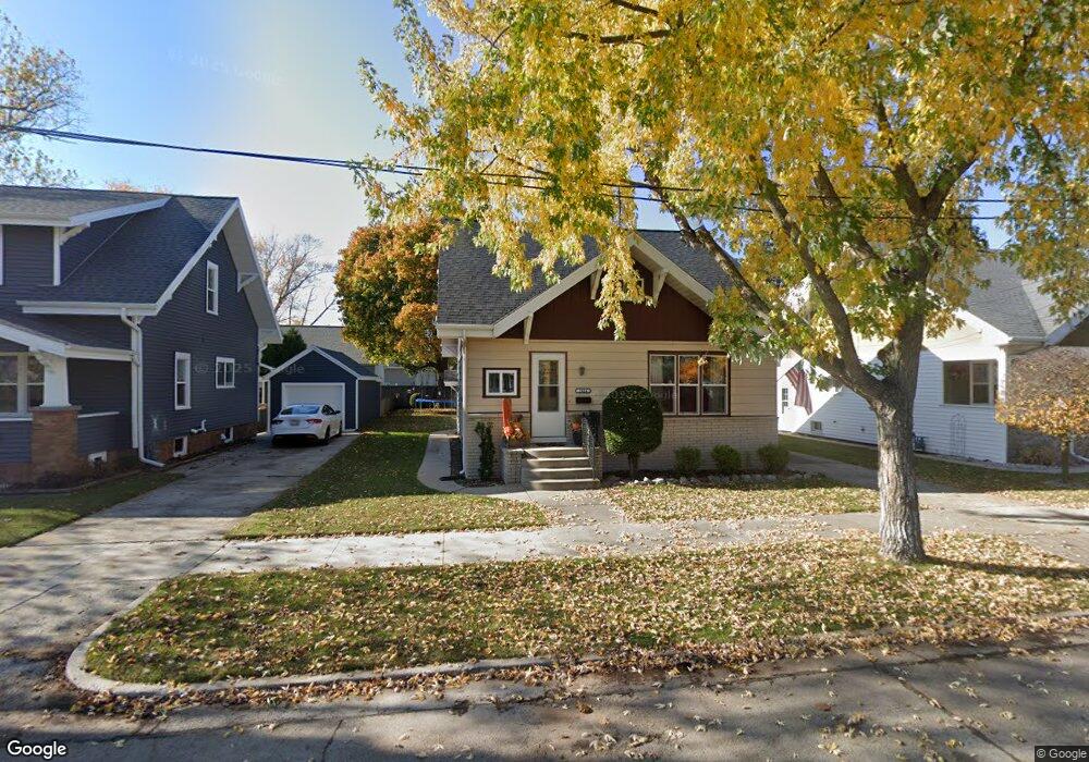 2604 West St, Two Rivers, WI 54241 - photo 1