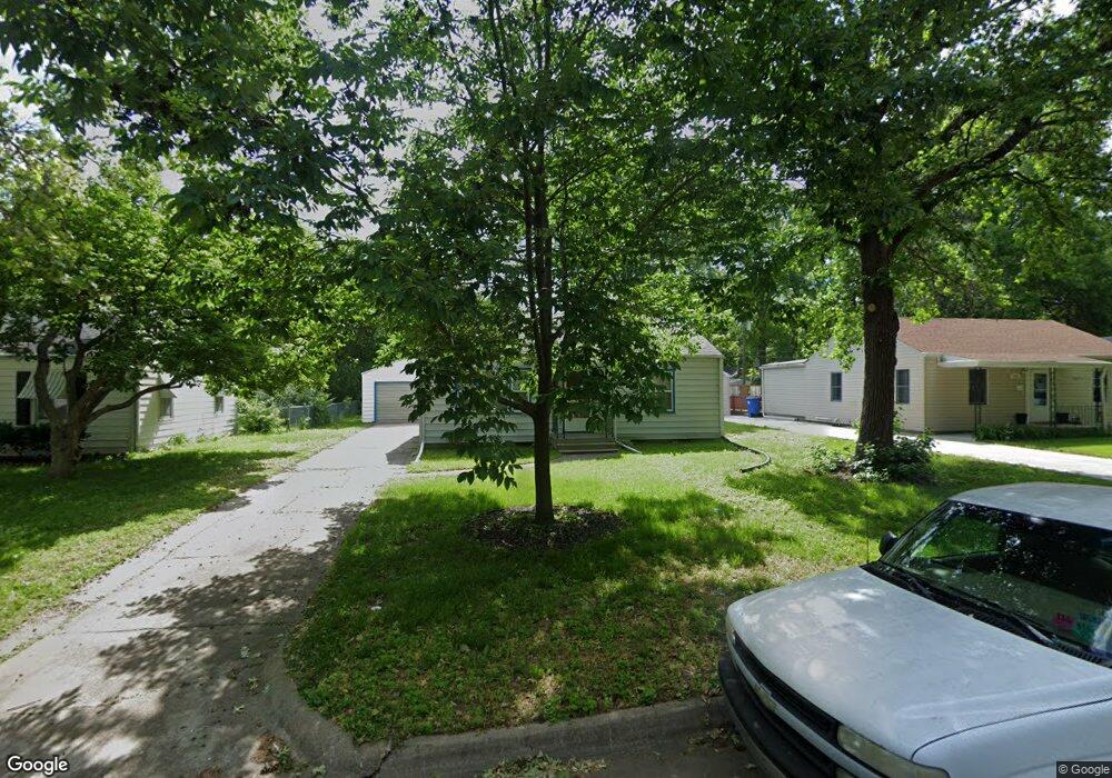 1718 SW Medford Ave, Topeka, KS 66604 - photo 1