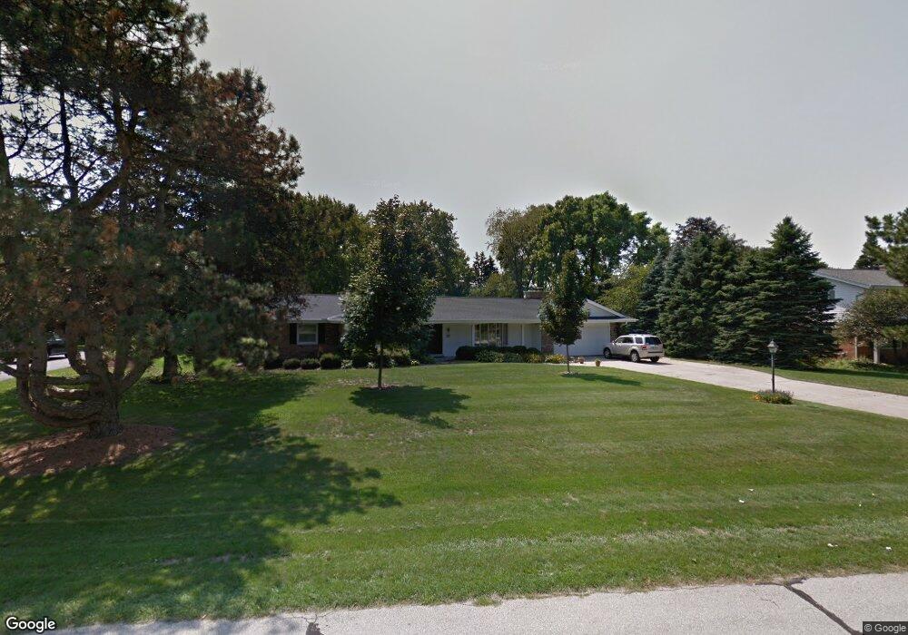 12905 Lee Ct, Elm Grove, WI 53122 - photo 1