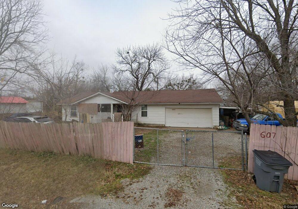607 S Cherokee Ave, Haskell, OK 74436 - photo 1