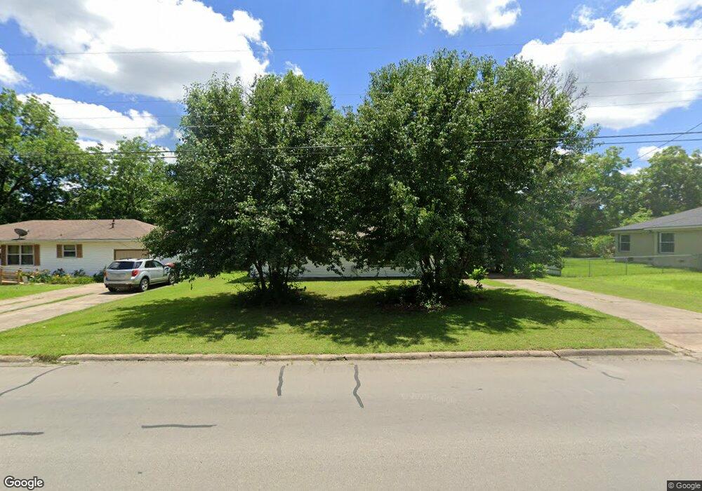 109 W Russell Ave, Bonham, TX 75418 - photo 1