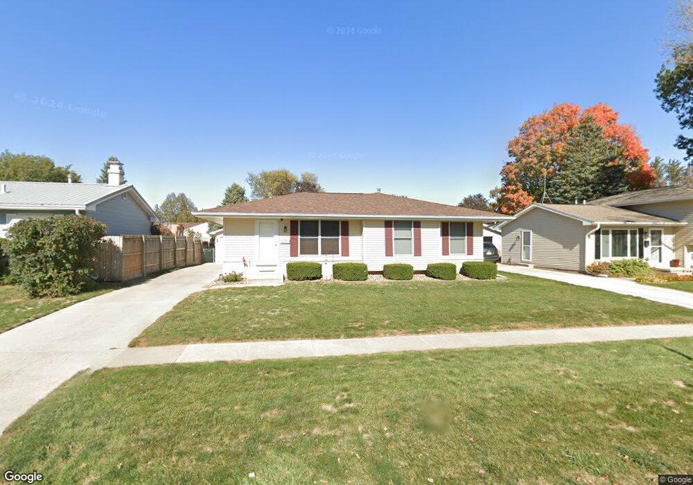 2204 N 4th Ave E, Newton, IA 50208 - photo 1