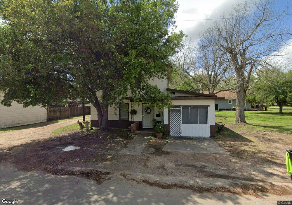 2208 Live Oak Ave, Bay City, TX 77414 - photo 1