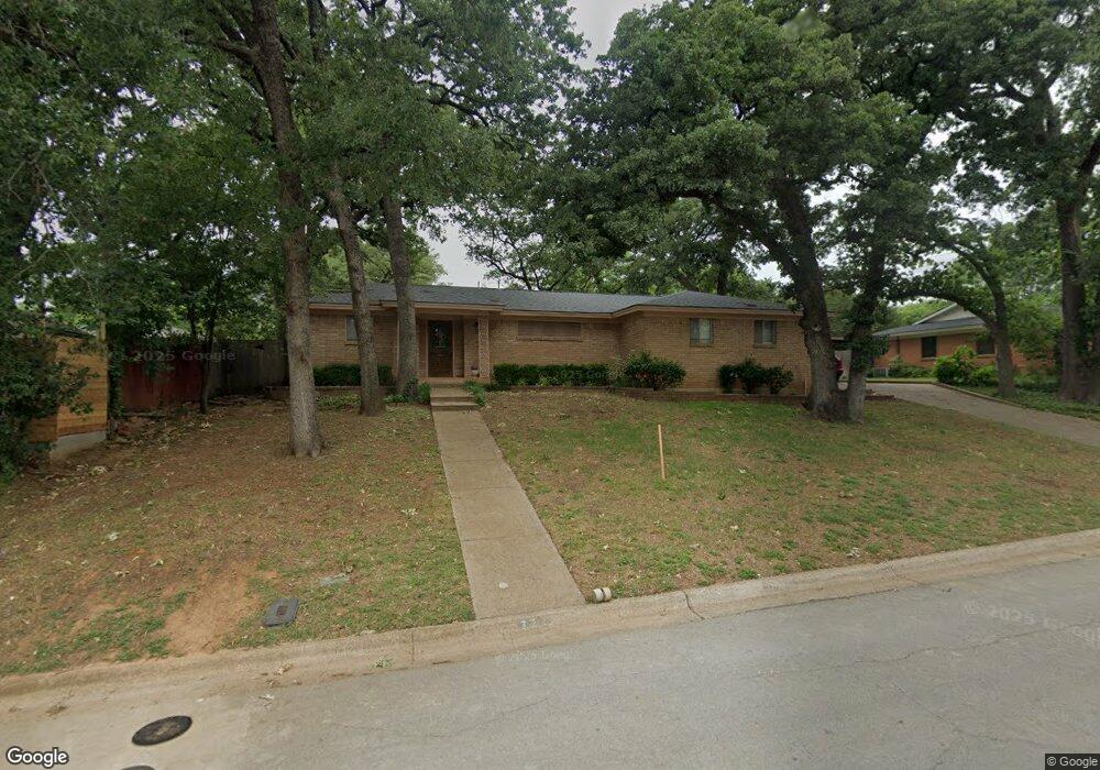 321 Crosstimber Dr, Hurst, TX 76053 - photo 1