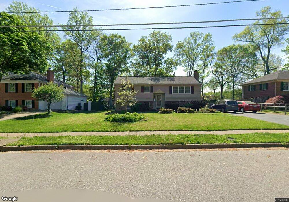 8333 Stockade Dr, Alexandria, VA 22308 - photo 1