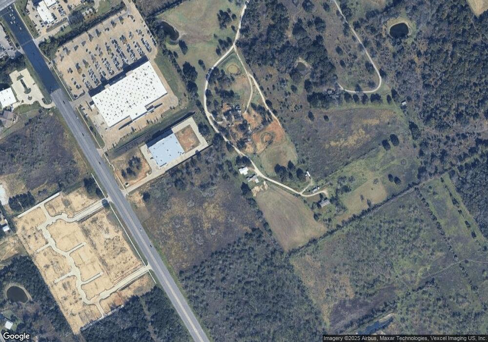 720 Nichols Ct, Granbury, TX 76049 - photo 1