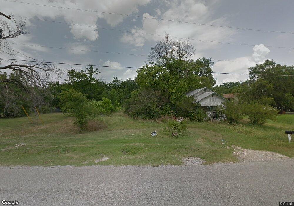 1506 Franklin Ave, Bonham, TX 75418 - photo 1