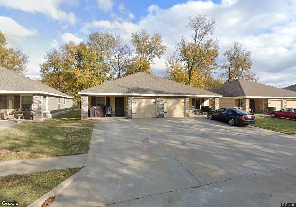704 Park Crest Ct, Claremore, OK 74017 - photo 1