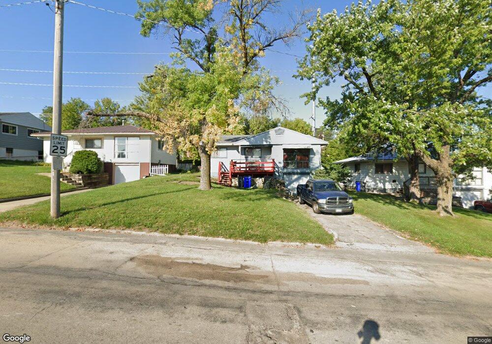 1108 18th St SW, Cedar Rapids, IA 52404 - photo 1
