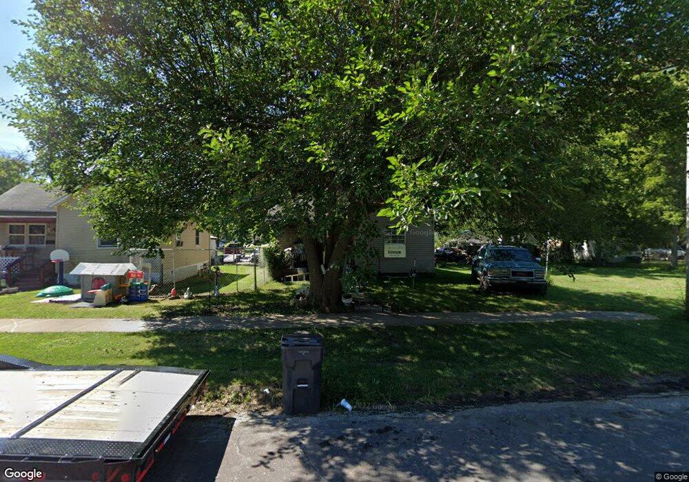 812 Myra St, Moberly, MO 65270 - photo 1