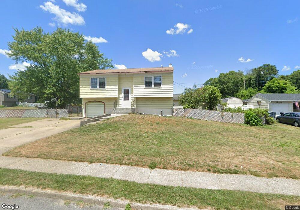 256 Blue Point Rd W, Holtsville, NY 11742 - photo 1