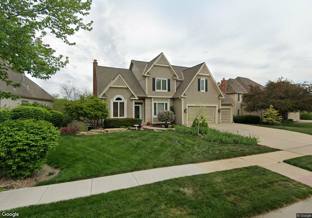 8440 Widmer Rd, Lenexa, KS 66215 - photo 1