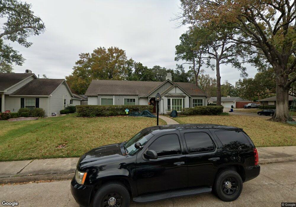 10102 Olympia Dr, Houston, TX 77042 - photo 1