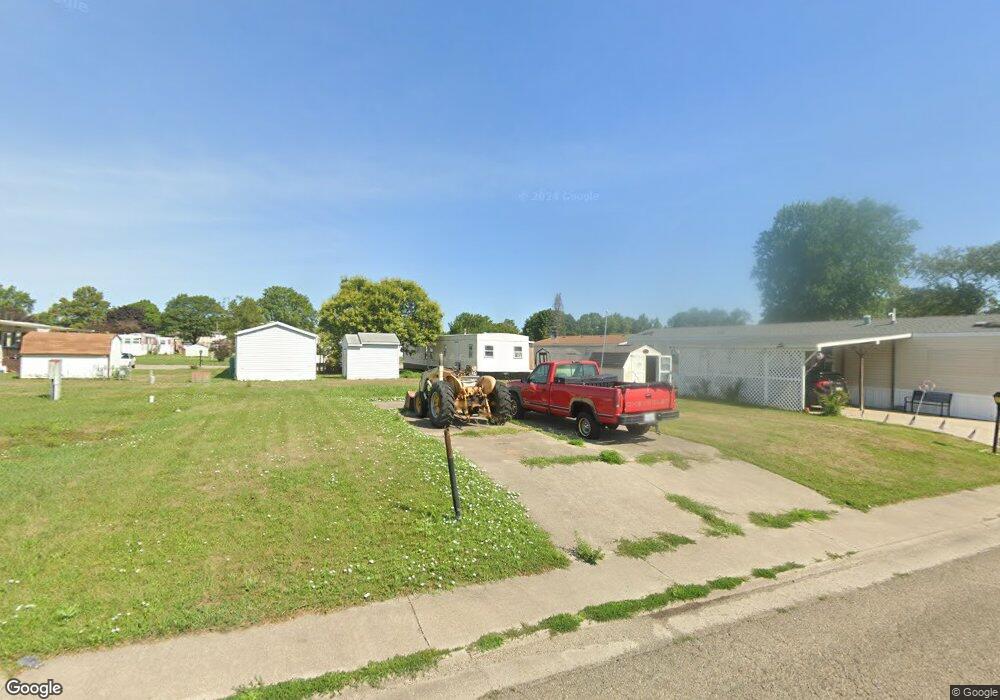 89 Tremont Park, Lincoln, IL 62656 - photo 1