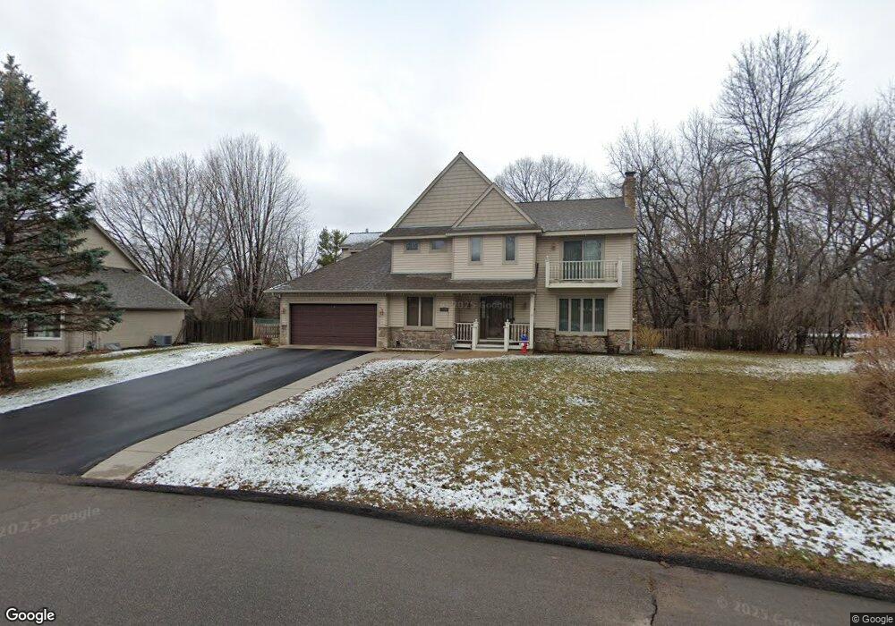 17550 Barrington Ct, Minnetonka, MN 55345 - photo 1