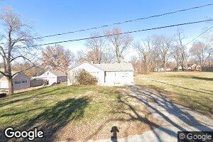 902 NE Lindberg Dr, Kansas City, MO 64118