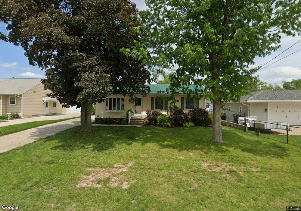 122 29th Ave SW, Cedar Rapids, IA 52404 - photo 1