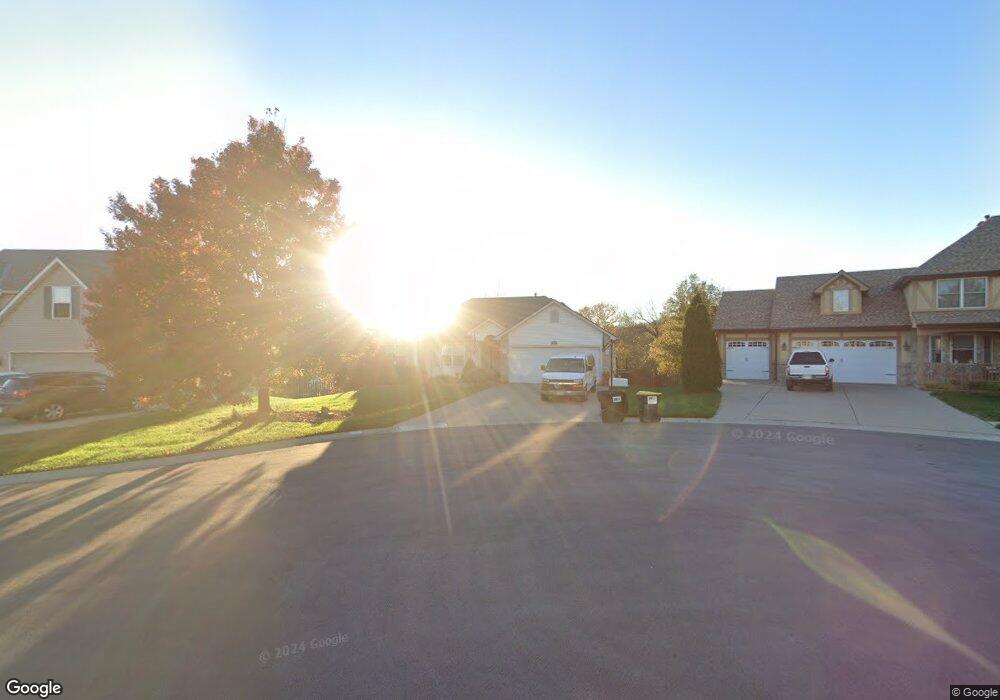 693 Creekside Place, Lansing, KS 66043 - photo 1