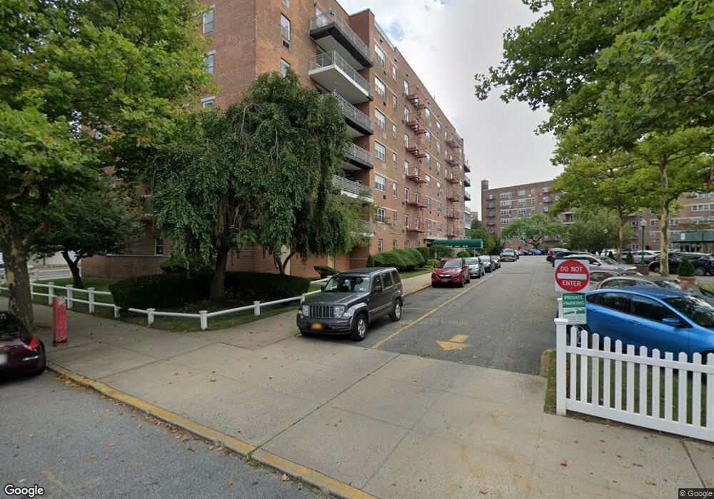 8812 151st Ave unit 4H, Howard Beach, NY 11414 - photo 1