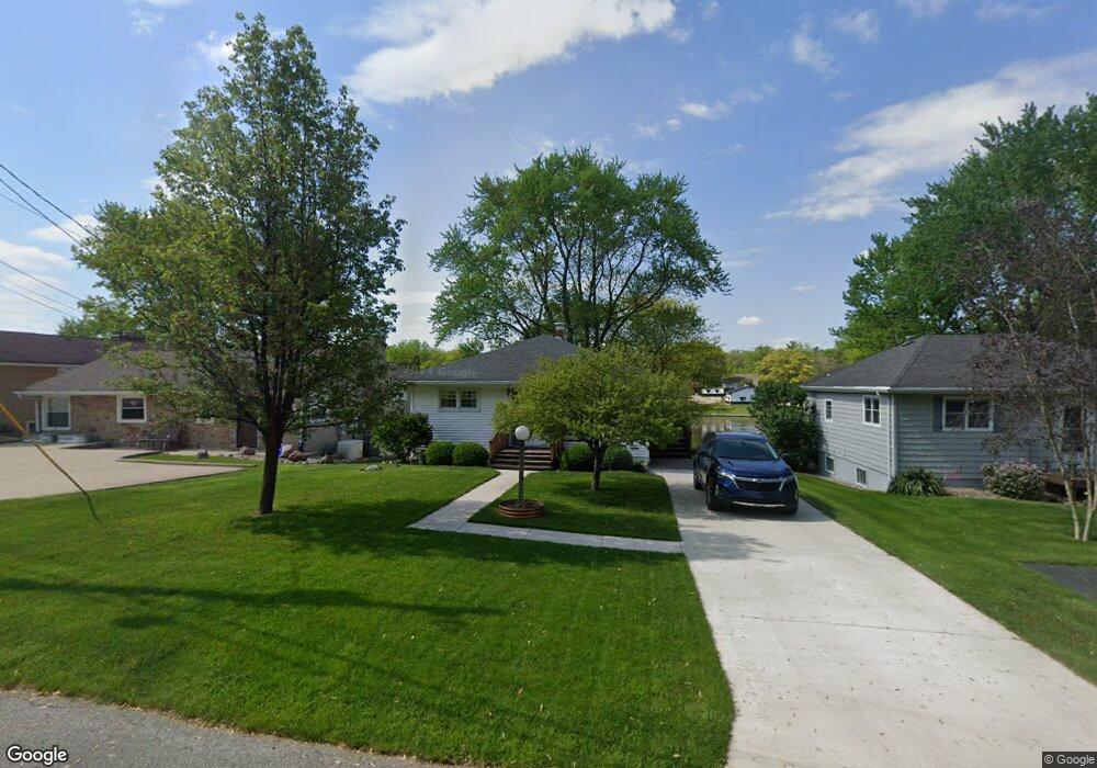 811 S Lakeview Dr, Lowell, IN 46356 - photo 1