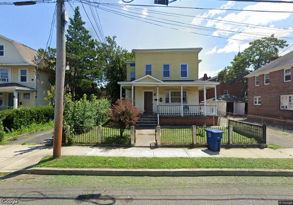 272 Harriet St unit 2, Bridgeport, CT 06608 - photo 1