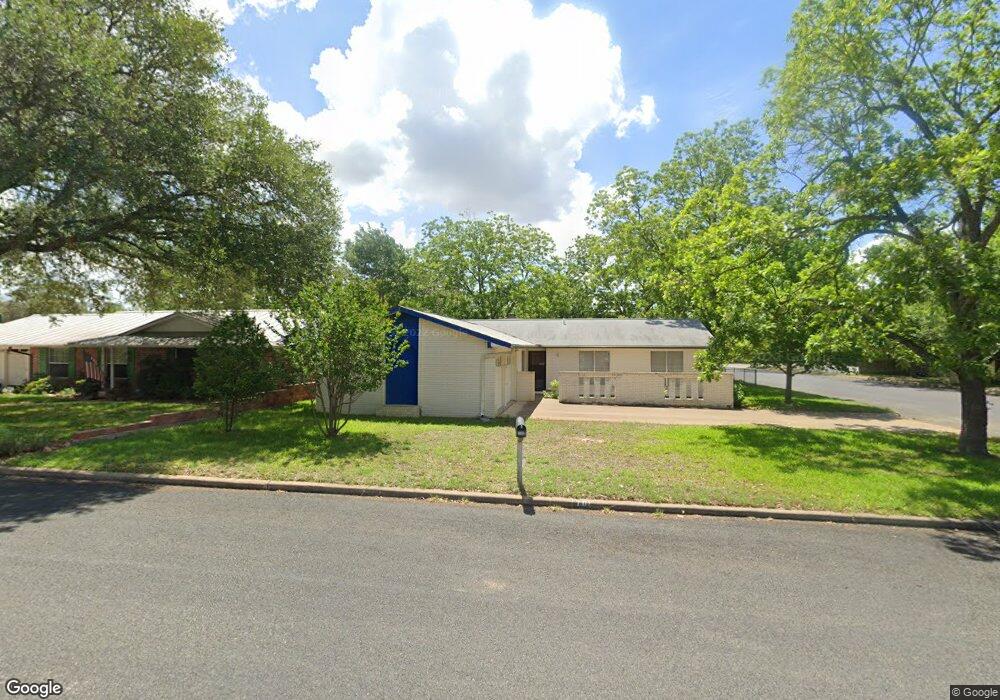 701 N Pecan St, Fredericksburg, TX 78624 - photo 1