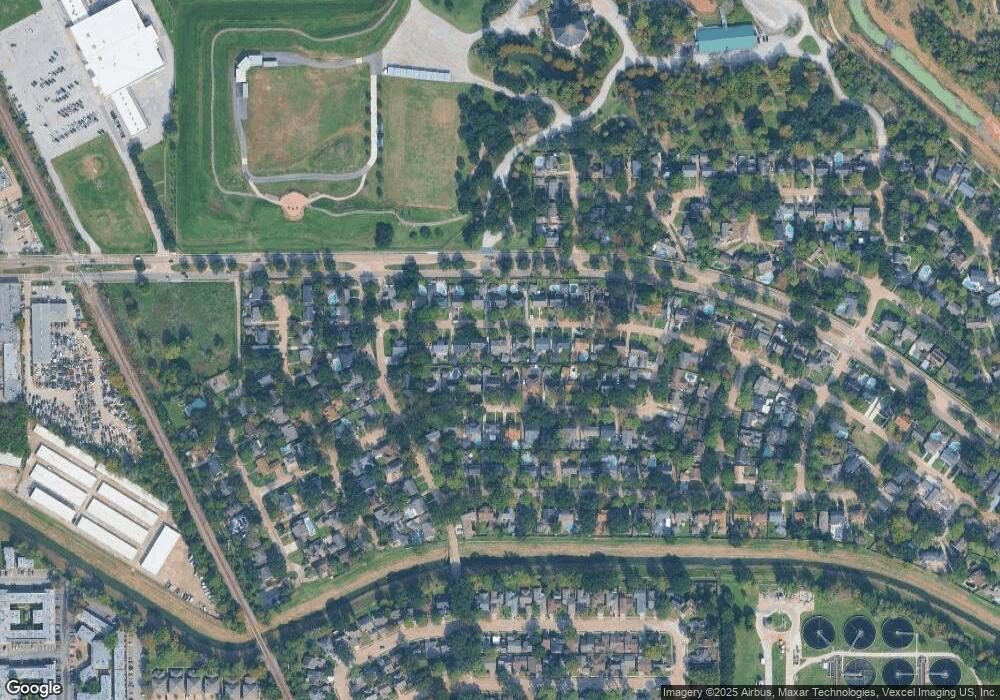 5035 Bayou Vista Dr, Houston, TX 77091 - photo 1