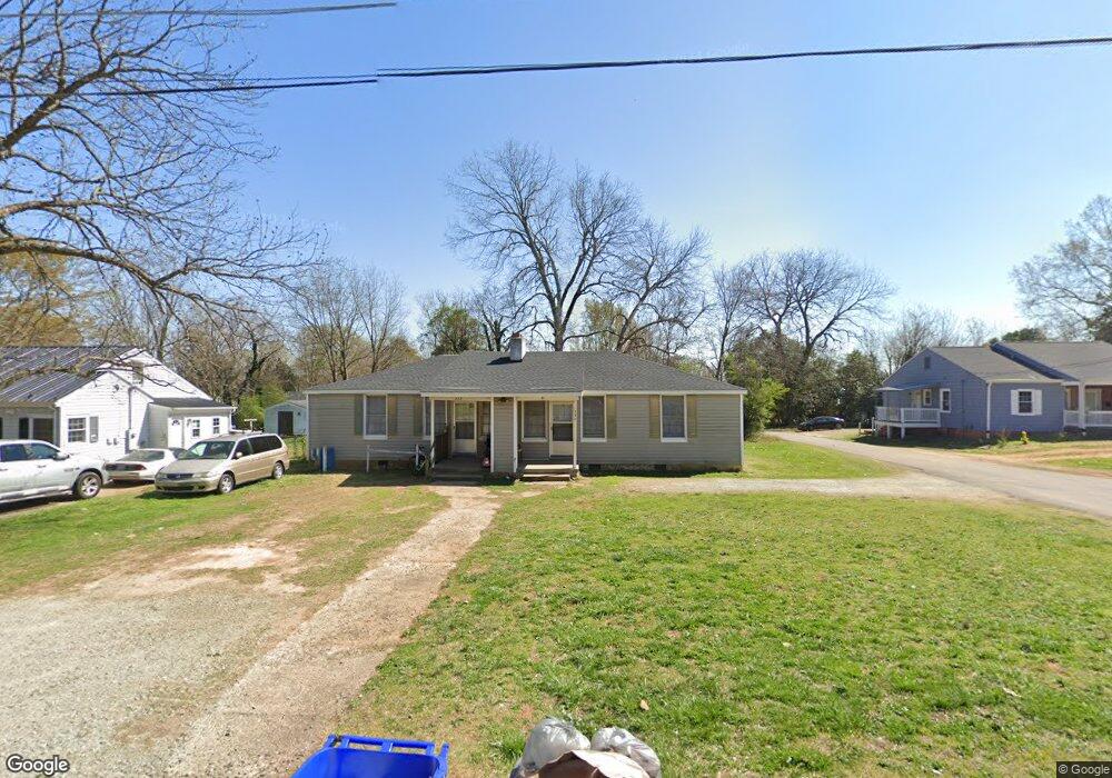 320 E 6th St, Siler City, NC 27344 - photo 1