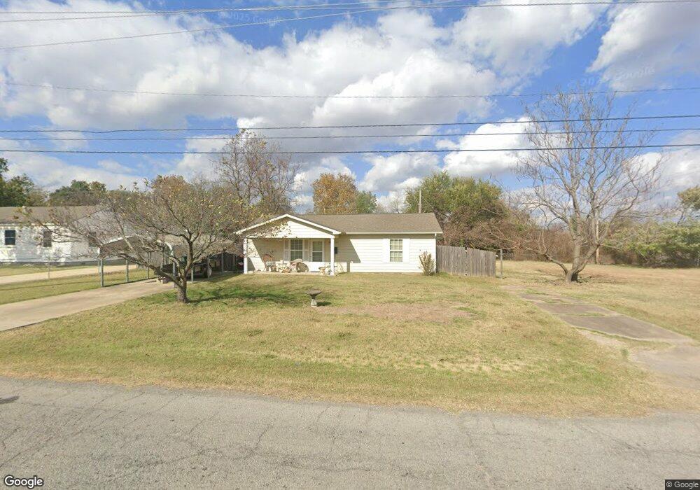 1207 E 20th St, Okmulgee, OK 74447 - photo 1