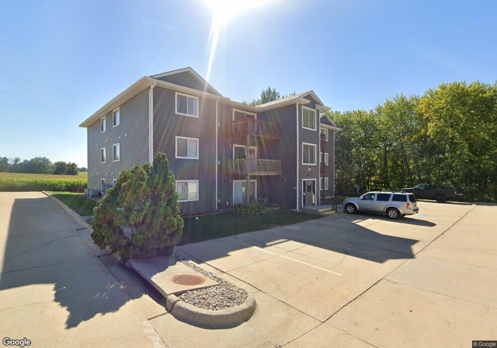 4712 Chadwick Rd unit 2, Cedar Falls, IA 50613 - photo 1