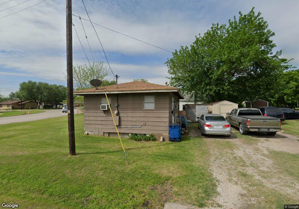 509 S Gaines St, Ennis, TX 75119 - photo 1