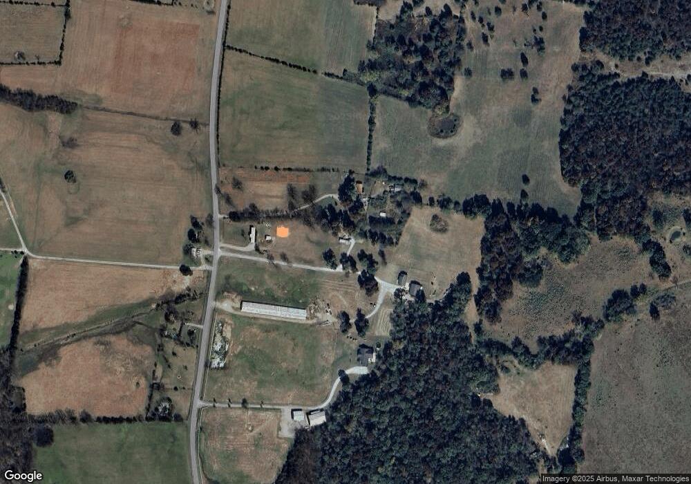 673 Whitaker Rd, Shelbyville, TN 37160 - photo 1