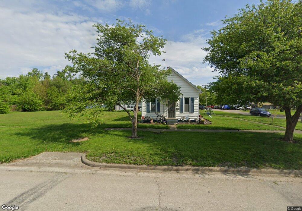 2804 Cedar Ave, Mattoon, IL 61938 - photo 1