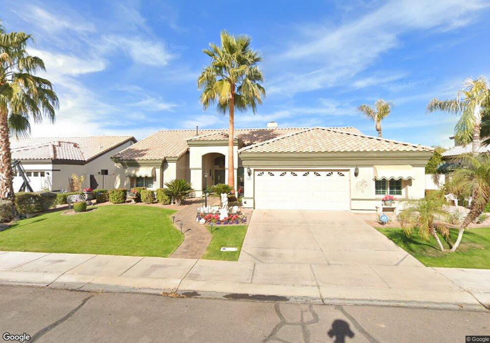 1826 E Catamaran Dr, Gilbert, AZ 85234 - photo 1