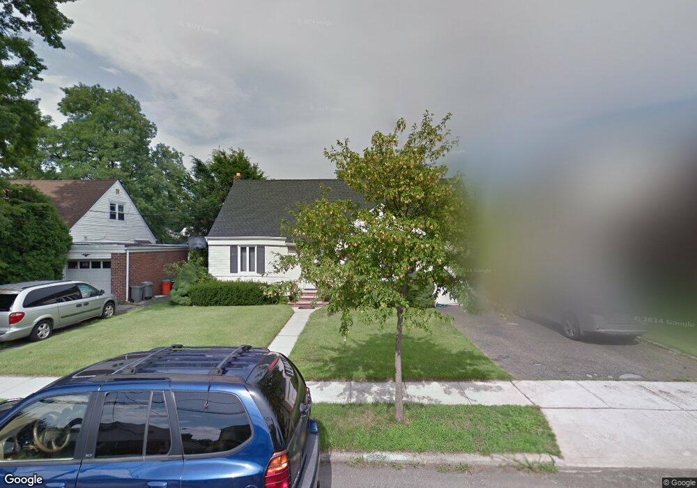 248 Beebe Rd, Mineola, NY 11501 - photo 1