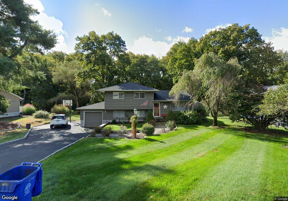 5 Algonquin Rd, Norwalk, CT 06851 - photo 1