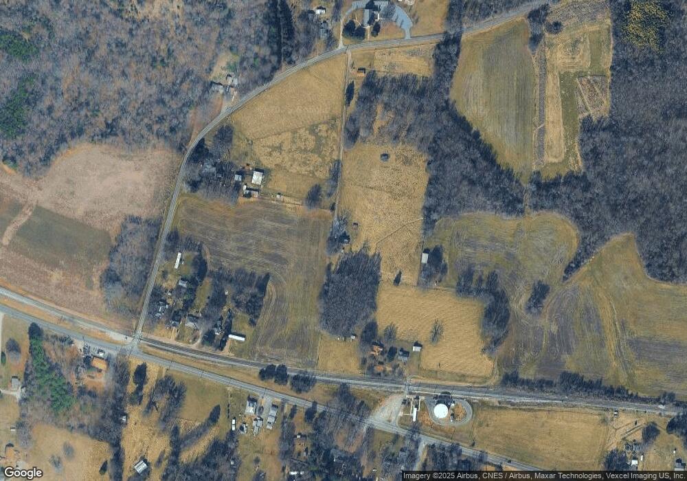 1059 Elmwood Rd, Statesville, NC 28625 - photo 1