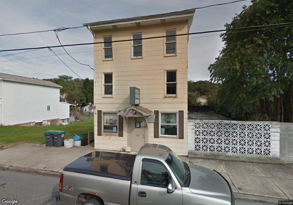 315 N Railroad St, Tamaqua, PA 18252 - photo 1