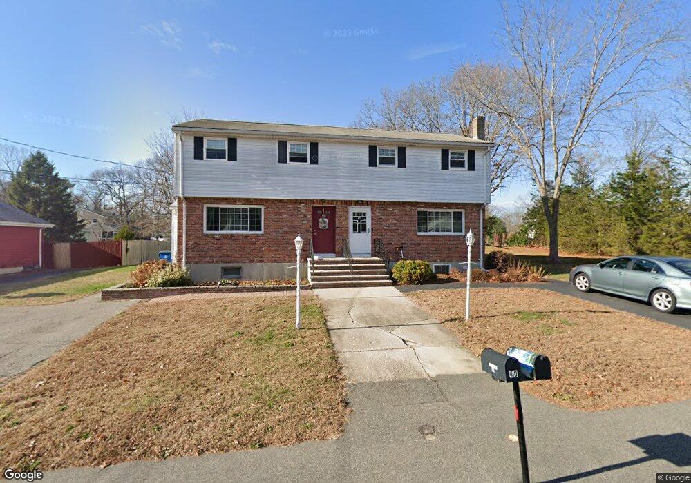 40 Acorn Dr, Randolph, MA 02368 - photo 1