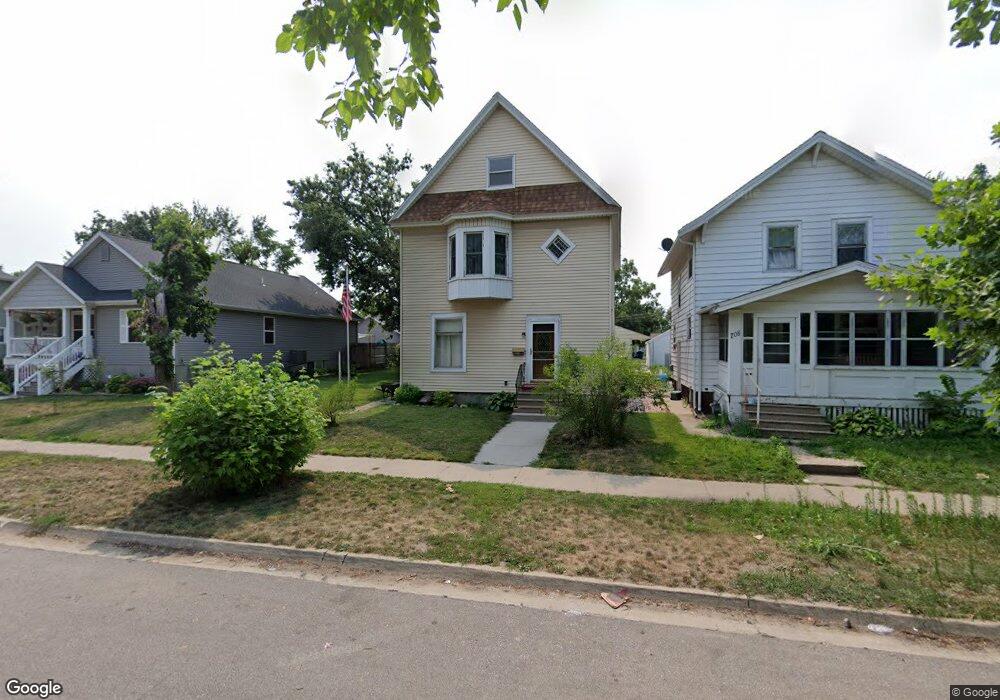 714 L St SW, Cedar Rapids, IA 52404 - photo 1