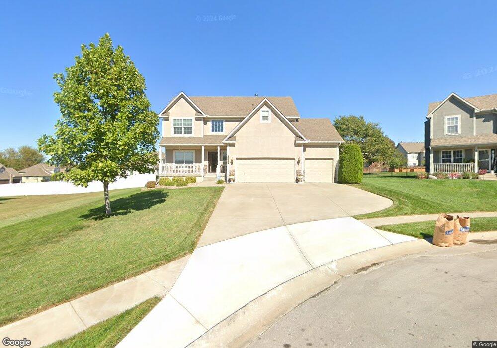 1526 Deer Ridge Ct, Raymore, MO 64083 - photo 1