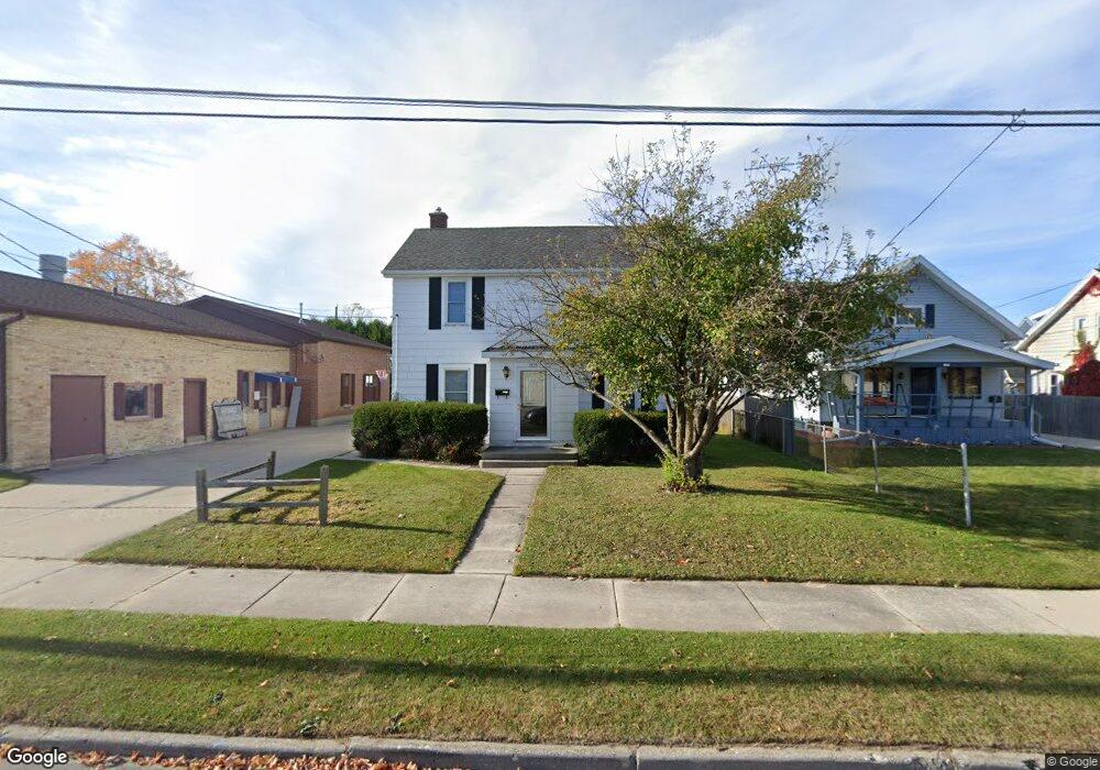 1014 Menasha Ave, Manitowoc, WI 54220 - photo 1