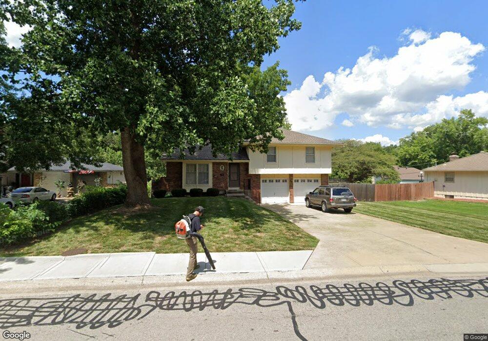 10920 W 72nd St, Shawnee, KS 66203 - photo 1