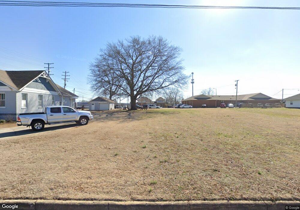 422 E Alabama St, Florence, AL 35630 - photo 1