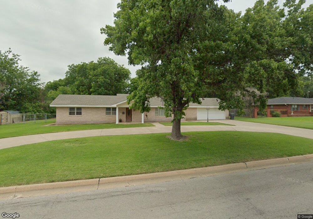 921 Sunset Dr SW, Ardmore, OK 73401 - photo 1