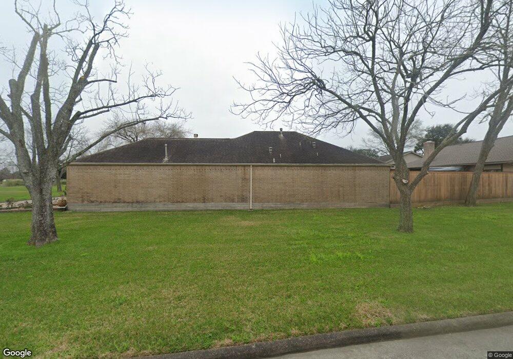 408 Towne Ct, Alvin, TX 77511 - photo 1