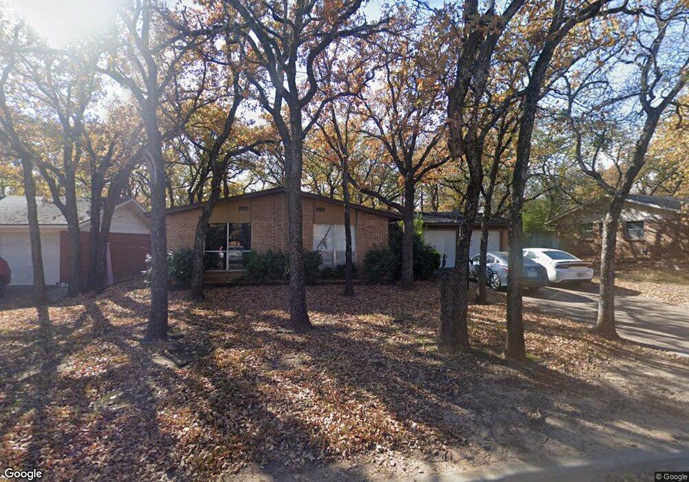 1237 King Dr, Bedford, TX 76022 - photo 1
