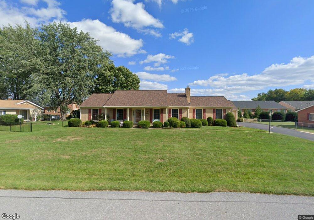 2005 Maplewood Dr, Hagerstown, MD 21740 - photo 1